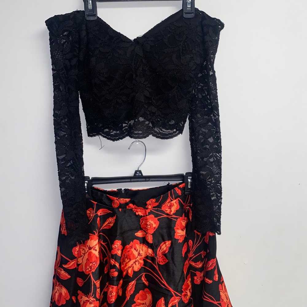 Red and black two-piece dress - image 1