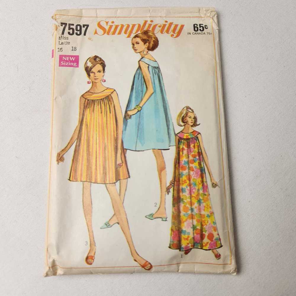 Vintage Vintage 60s-70s Size 16-18 Sewing Patterns - image 2