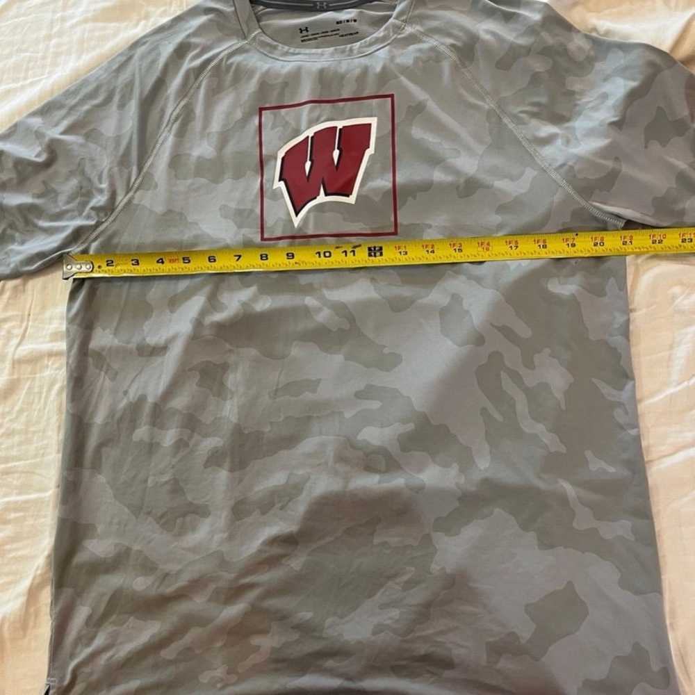 Wisconsin Badgers Under Armour Training Shirt Med… - image 6
