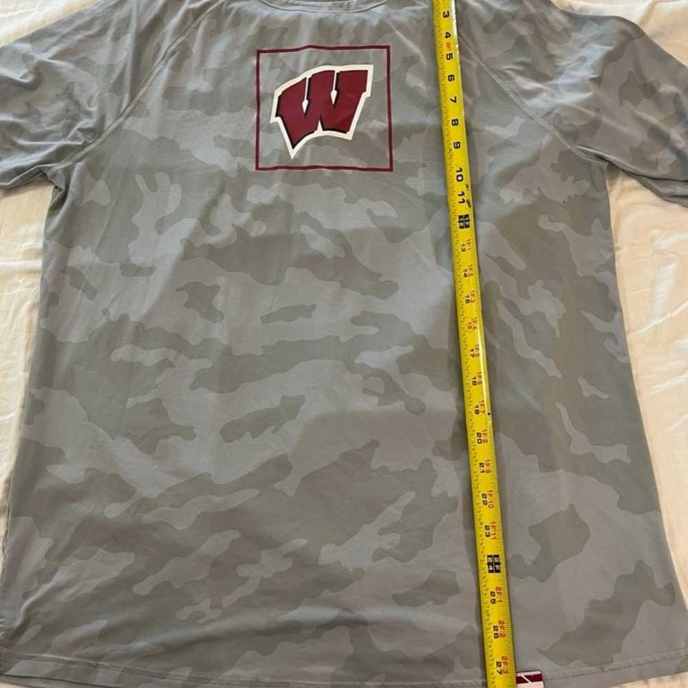 Wisconsin Badgers Under Armour Training Shirt Med… - image 7
