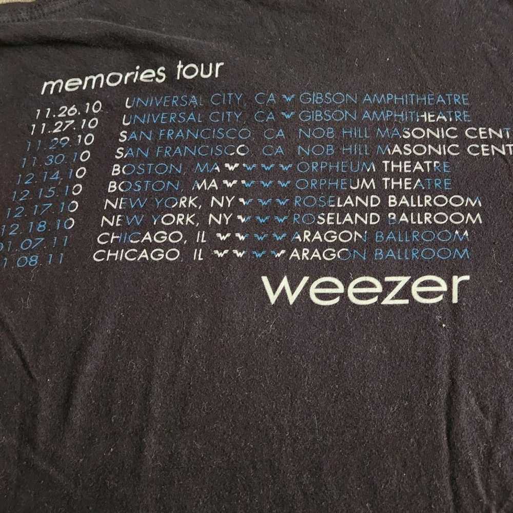 RARE WEEZER MEMORIES TOUR TEE SMALL - image 6