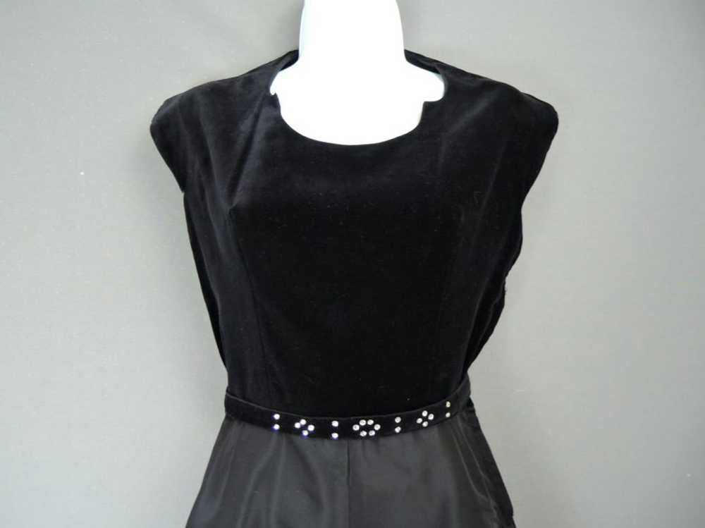 Vintage 1950s Black Dress, Velvet & Taffeta, XS 3… - image 4