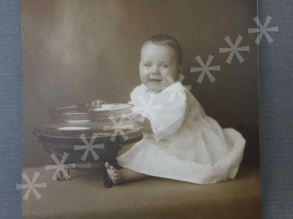 Vintage Baby and Fishbowl Cabinet Card Photo, Ear… - image 3