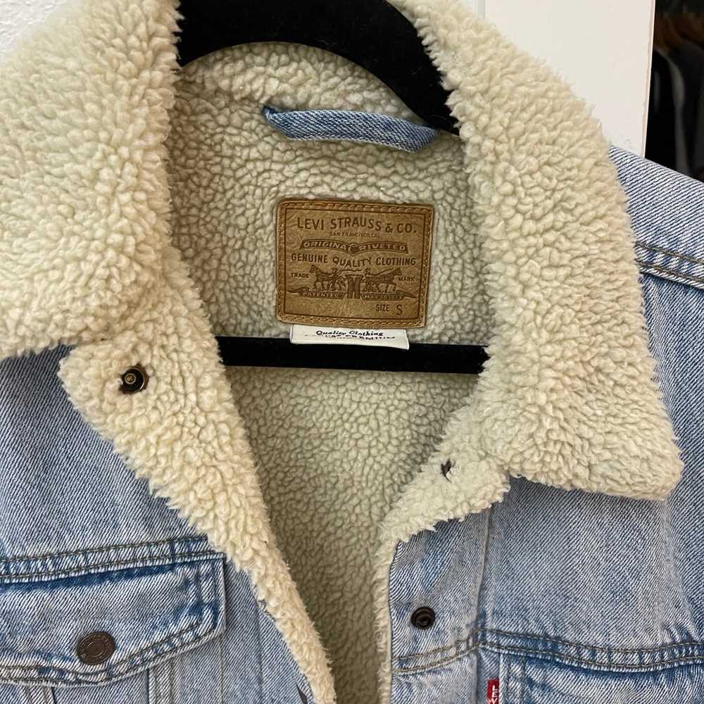 Levis fleece lined jean jacket - image 2