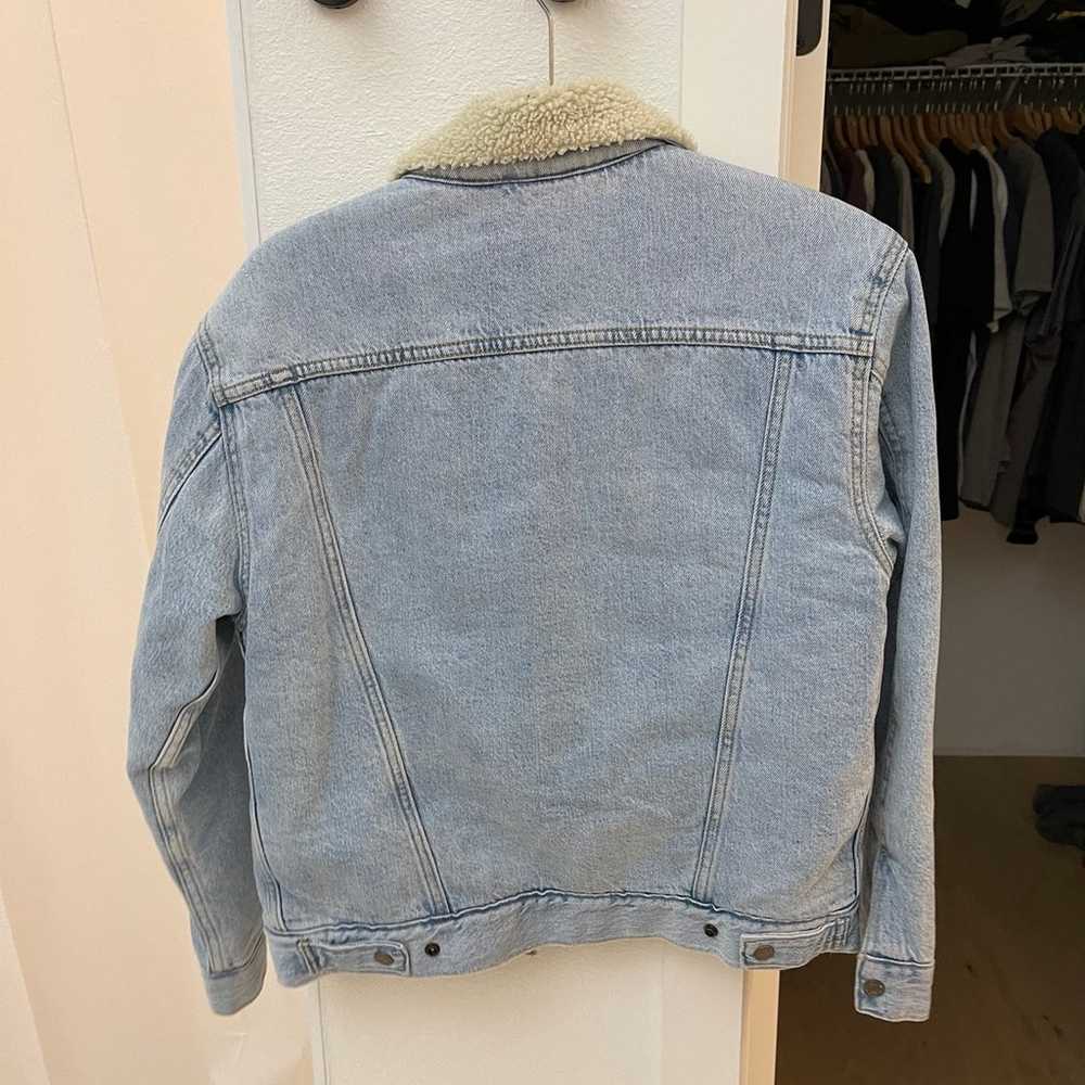 Levis fleece lined jean jacket - image 3