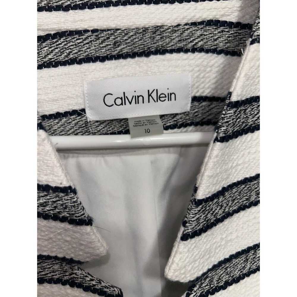 Calvin Klein Notched Collar Striped Cropped Blaze… - image 3