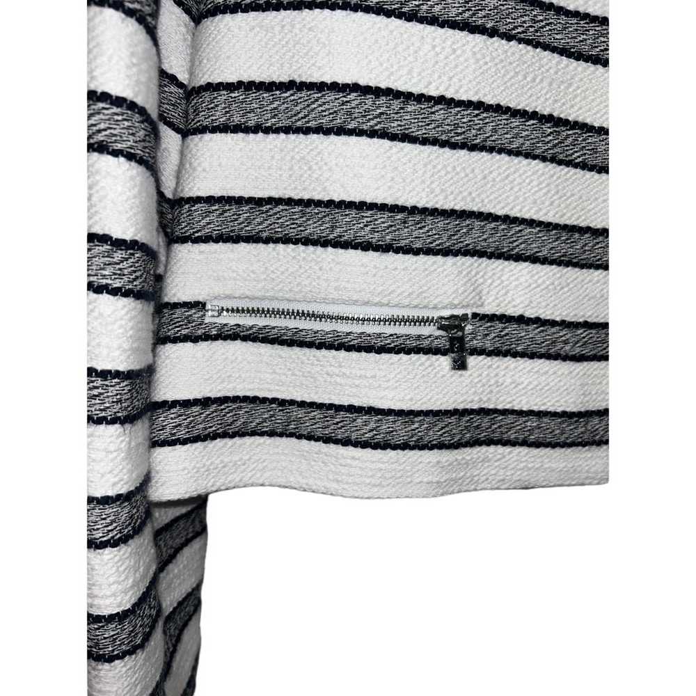 Calvin Klein Notched Collar Striped Cropped Blaze… - image 5