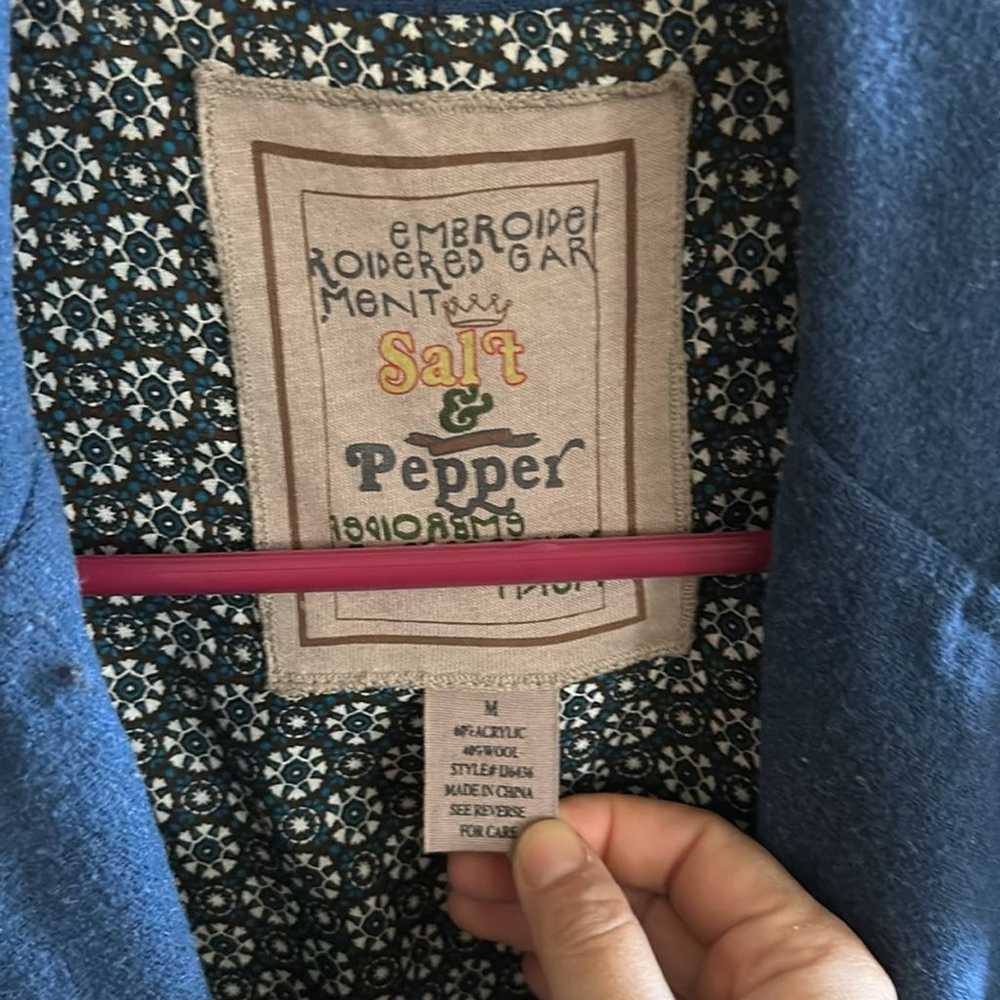 Vintage salt and Pepper Embroidered garment. Size… - image 4