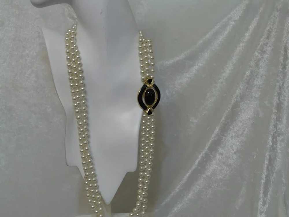 Triple Strand of Glass Pearls with Faux  Onyx Pen… - image 2