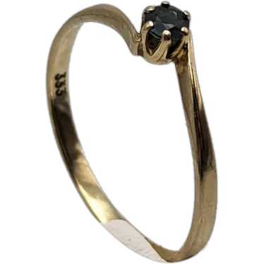 8k Vintage Yellow Gold Sapphire Ring. 8k Vintage S