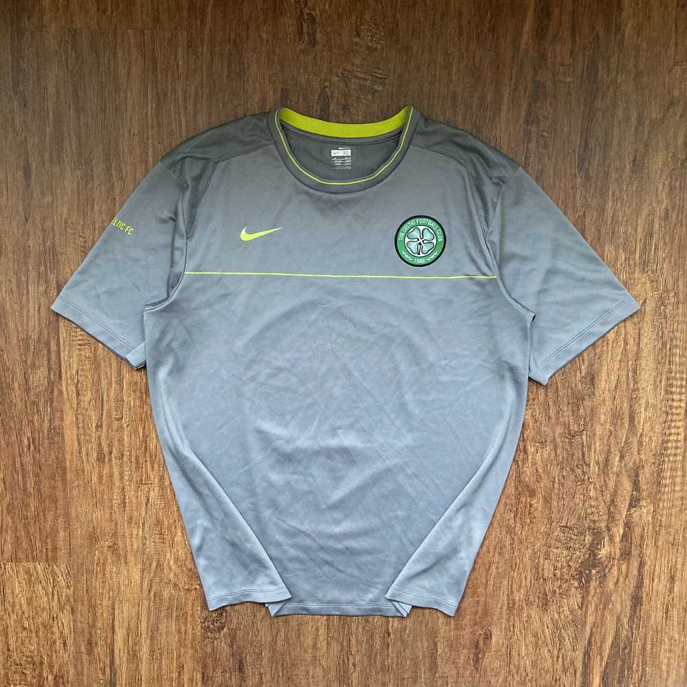 Nike × Soccer Jersey × Vintage Nike FC Celtic Blo… - image 1