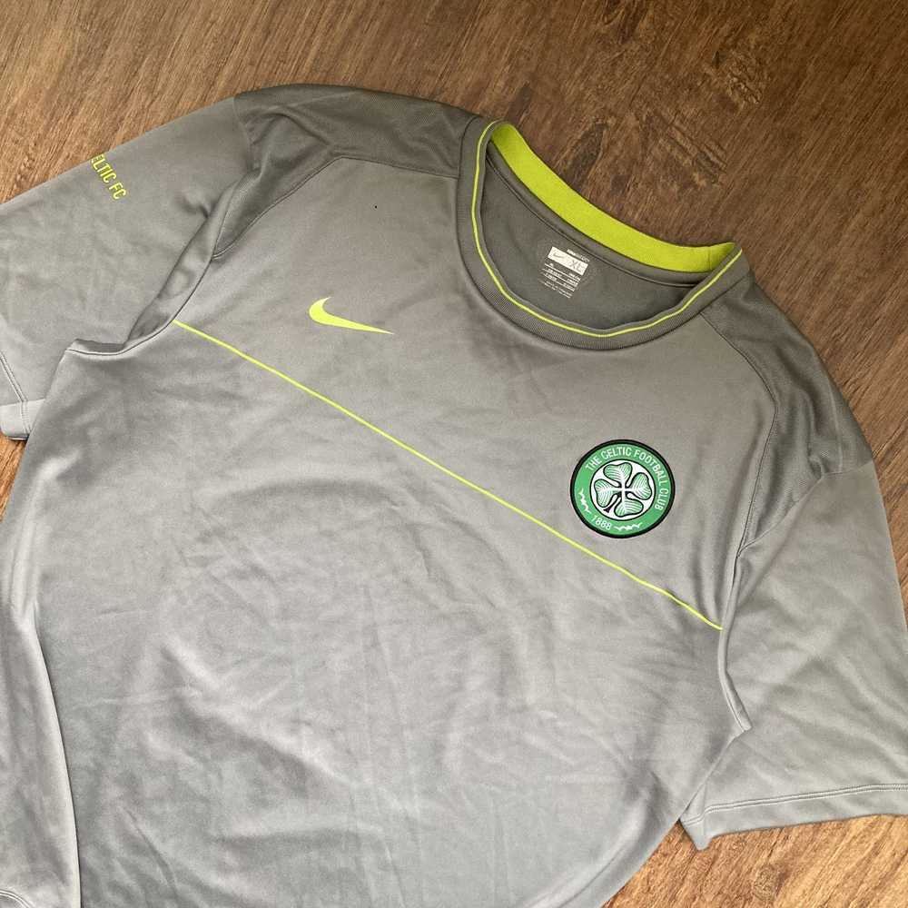 Nike × Soccer Jersey × Vintage Nike FC Celtic Blo… - image 2