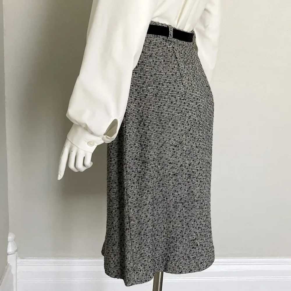 1950s Vintage Black Cream Tweed Skirt with Yellow… - image 9