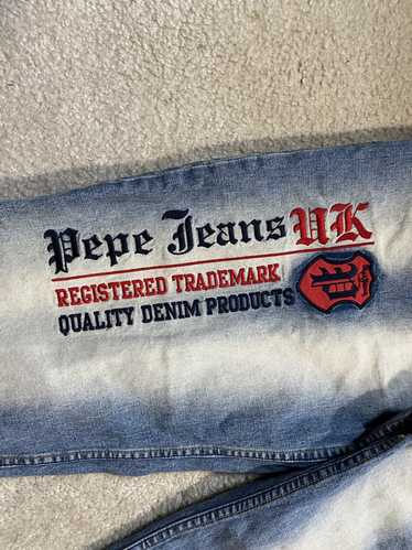 Pepe Jeans × Streetwear × Vintage Embroidered Pepe
