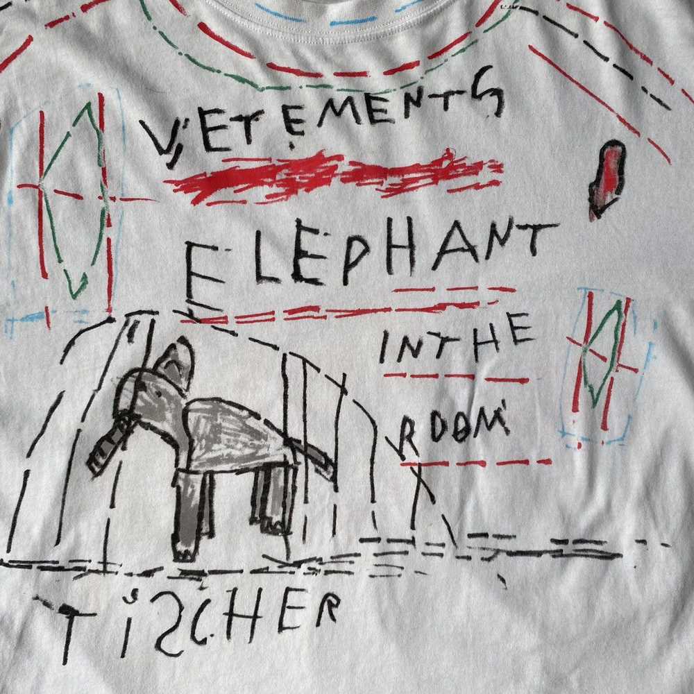 Vetements AW19 Elephant In The Room T Shirt - image 10