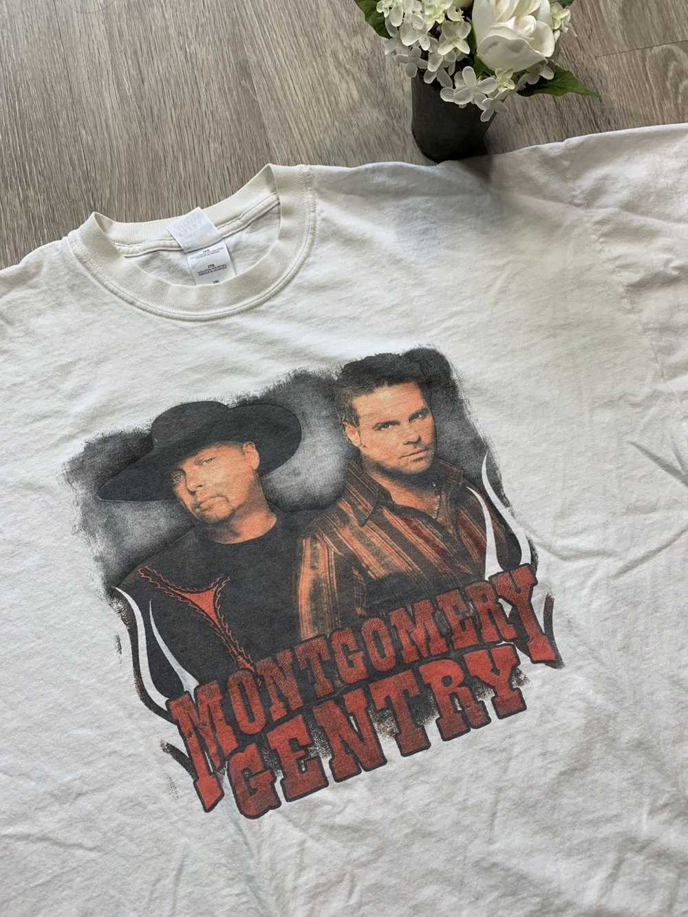 Band Tees Vintage Montgomery Gentry tee - image 2