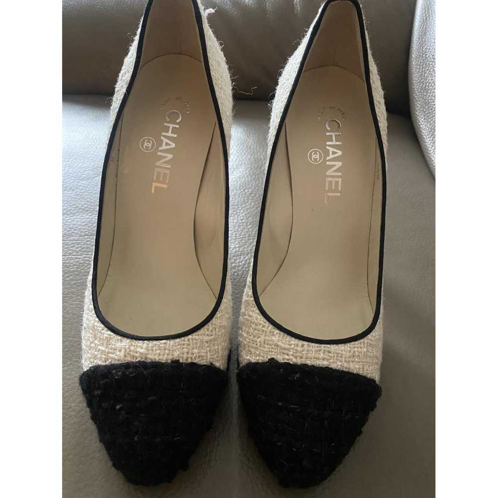 Chanel Tweed heels - image 10