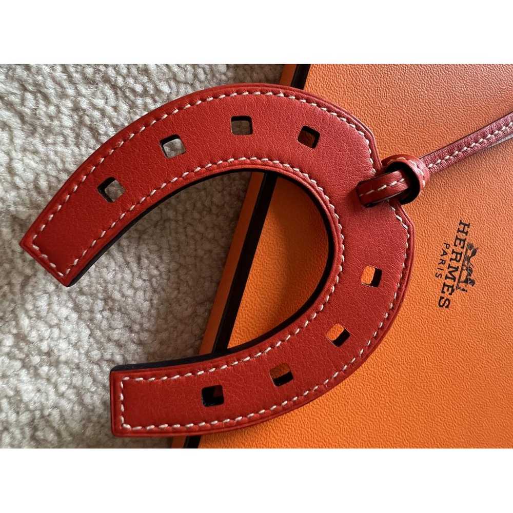 Hermès Paddock fer à cheval leather bag charm - image 5