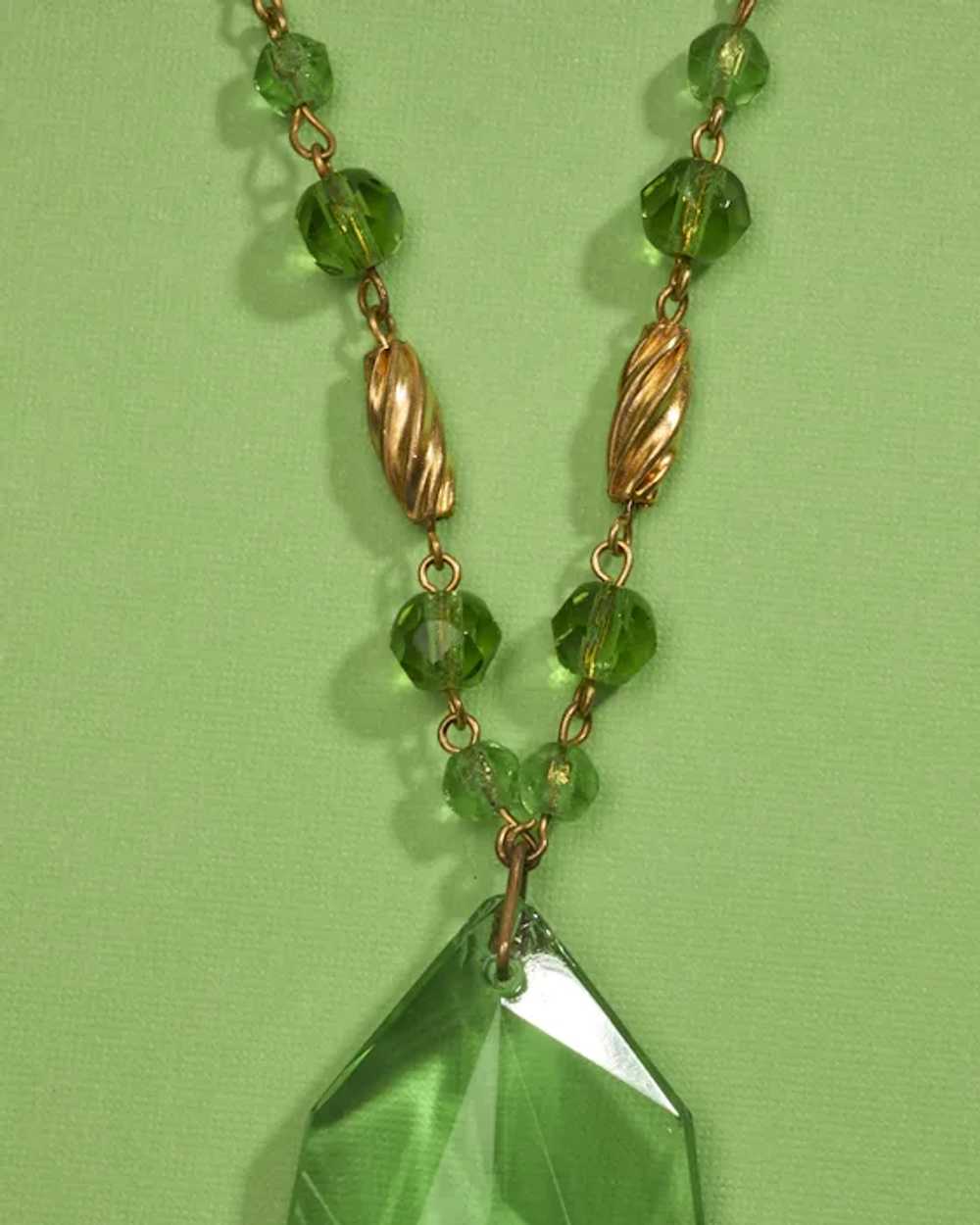 Art Deco Green Beaded Necklace with Diamond-Shape… - image 10
