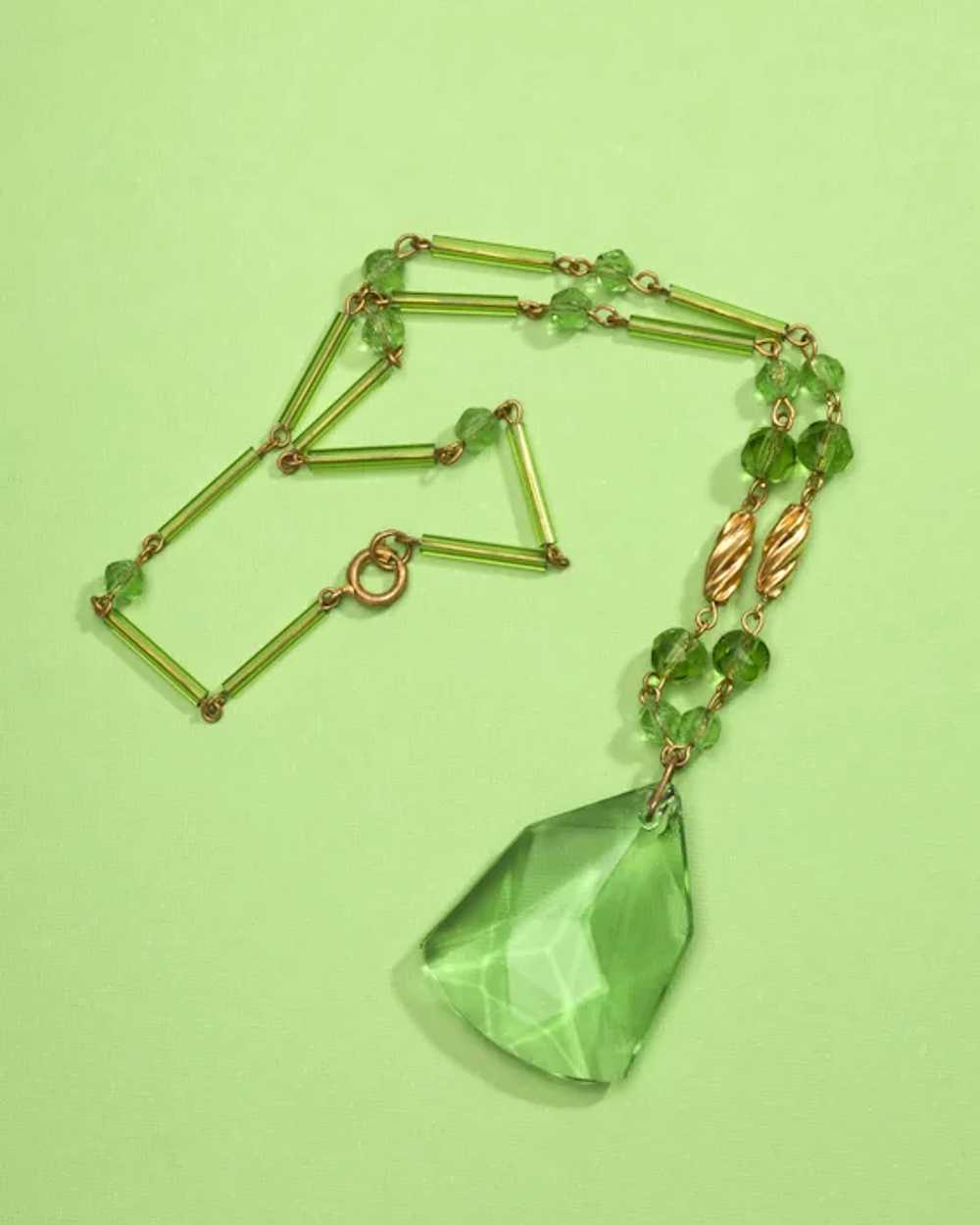 Art Deco Green Beaded Necklace with Diamond-Shape… - image 2
