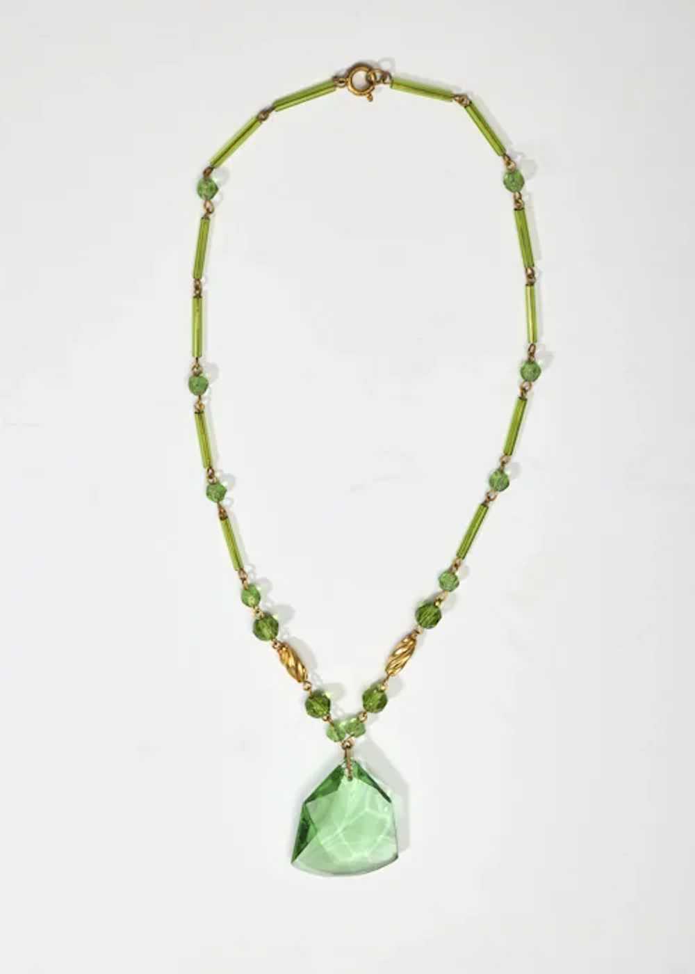 Art Deco Green Beaded Necklace with Diamond-Shape… - image 3