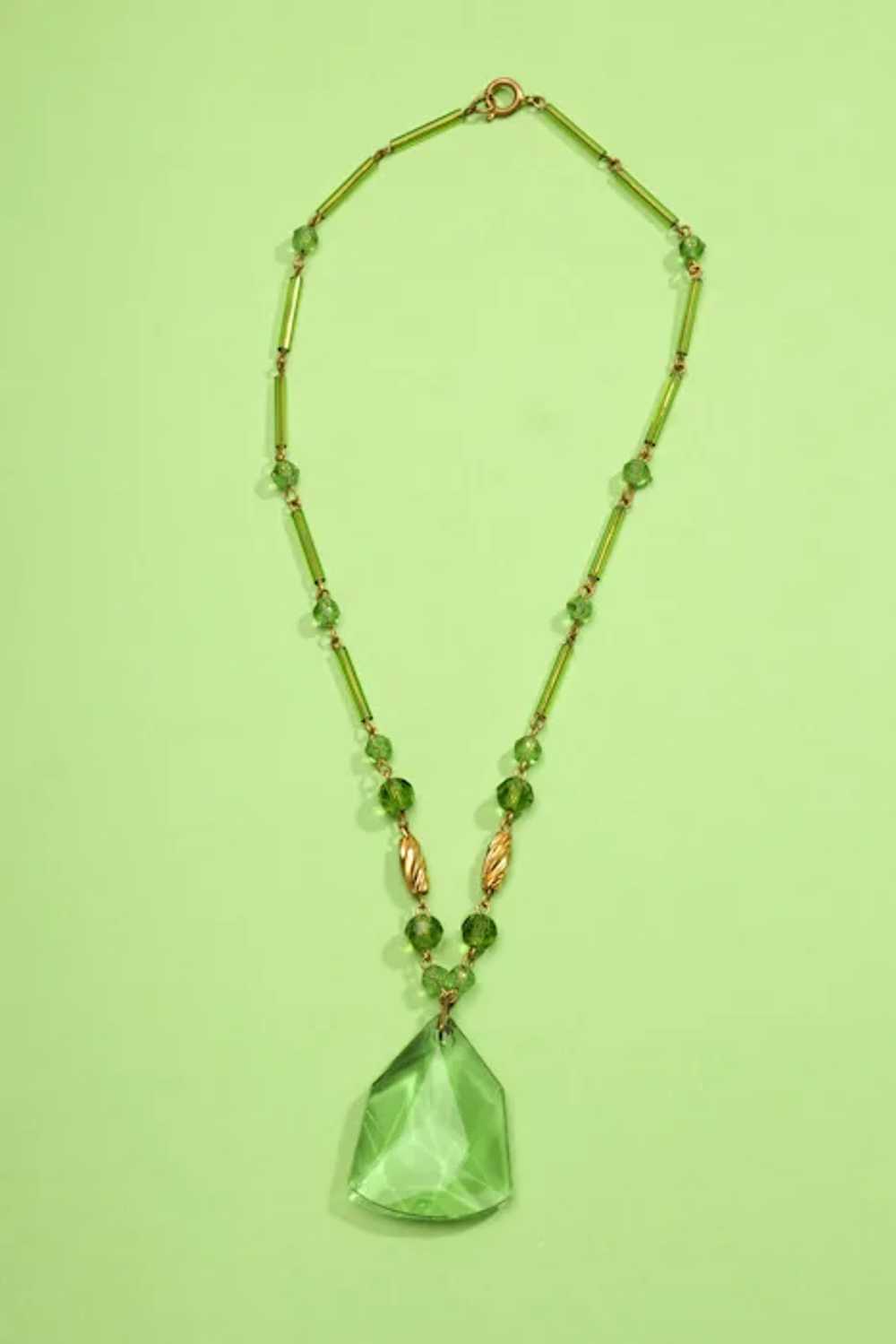 Art Deco Green Beaded Necklace with Diamond-Shape… - image 4