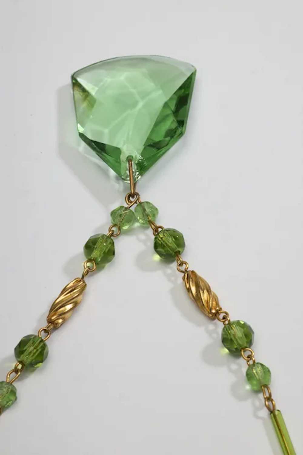 Art Deco Green Beaded Necklace with Diamond-Shape… - image 9