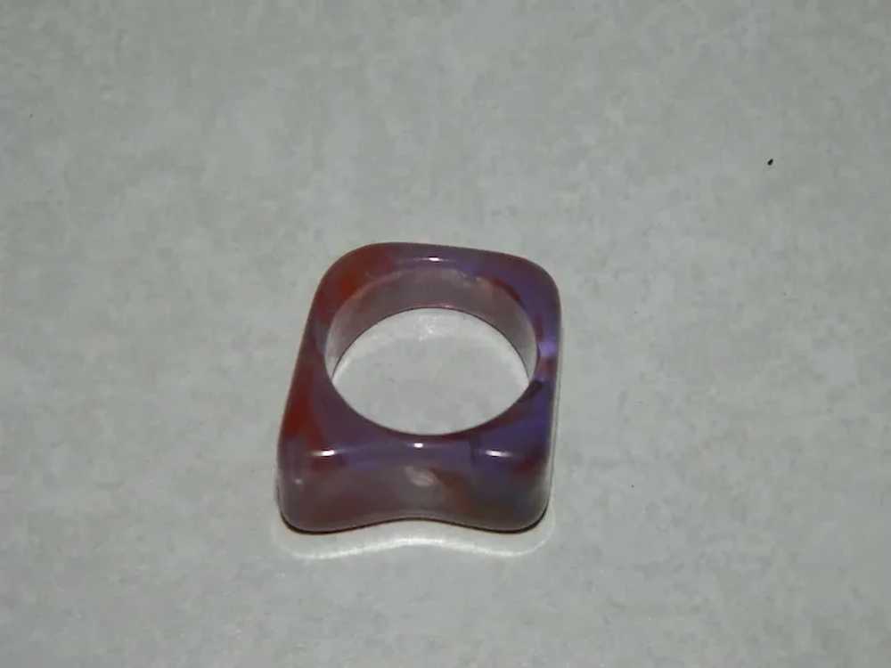 Early Plastics Free Form Lucite Ring Purple and O… - image 5
