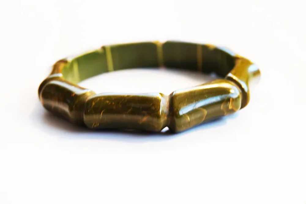 Gorgeous Soft Olive Colored Bakelite Bracelet/Ban… - image 4