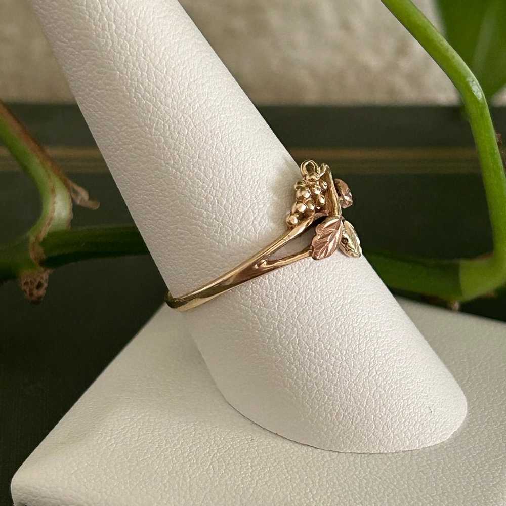 10K Gold MultiTone Leaf Black Hills Ring - image 3