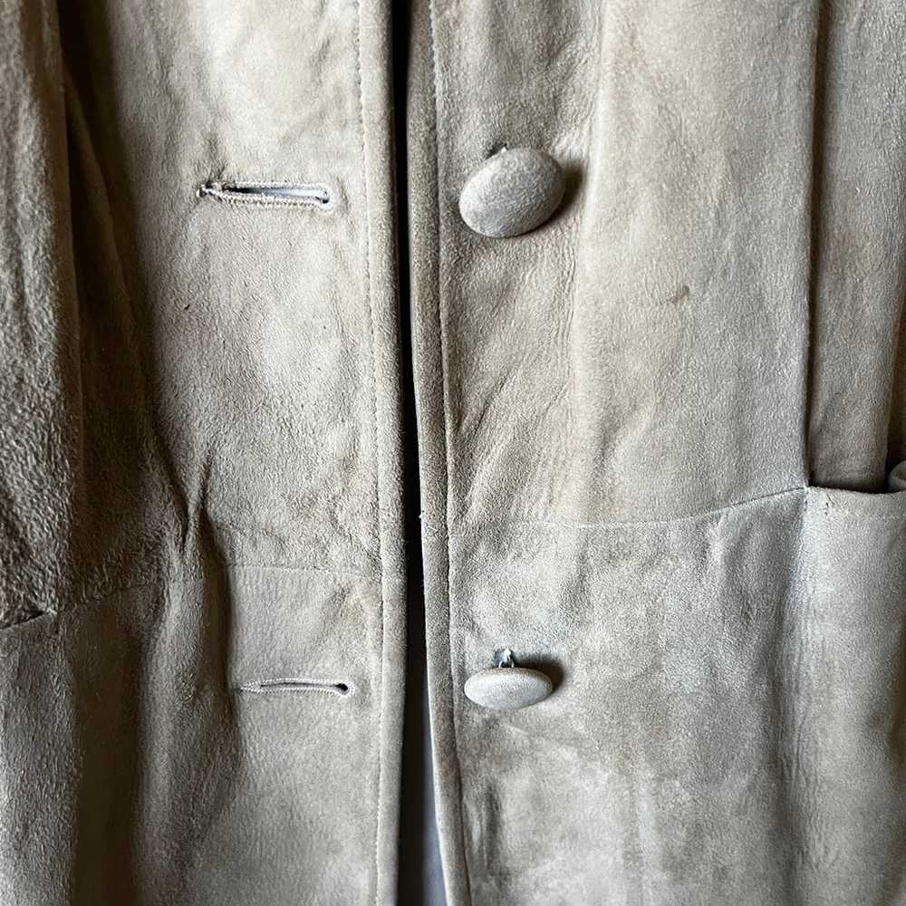 Vintage coat with fur collar - image 7