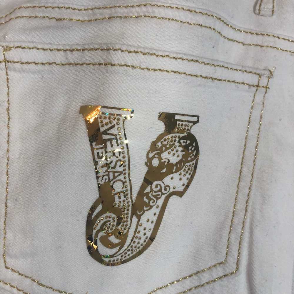 Designer: white vintage Versace jeans is:27 It:40 - image 4