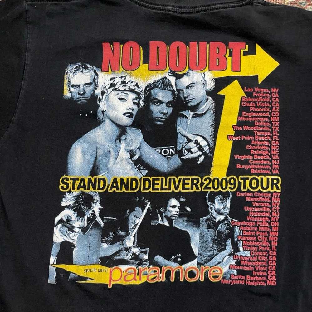 Vintage 2009 RARE No Doubt Tour T-Shirt - image 4