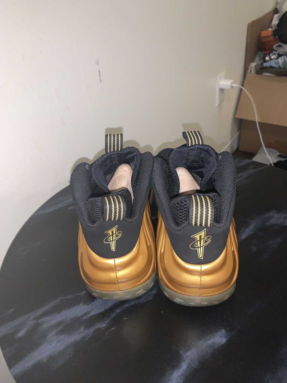 Nike Foamposite One Metallic Gold - image 3