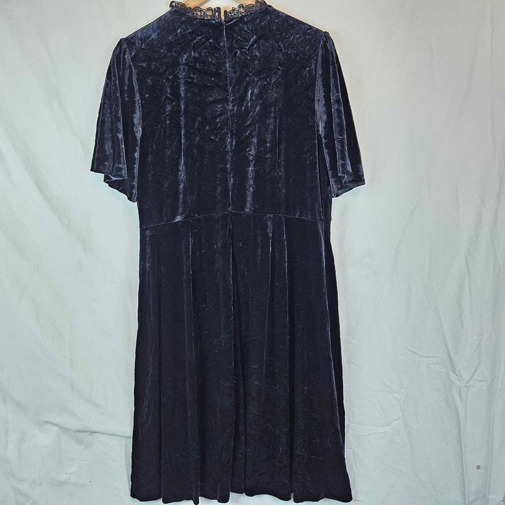 Eloquii black velvet knee length dress with lace,… - image 2