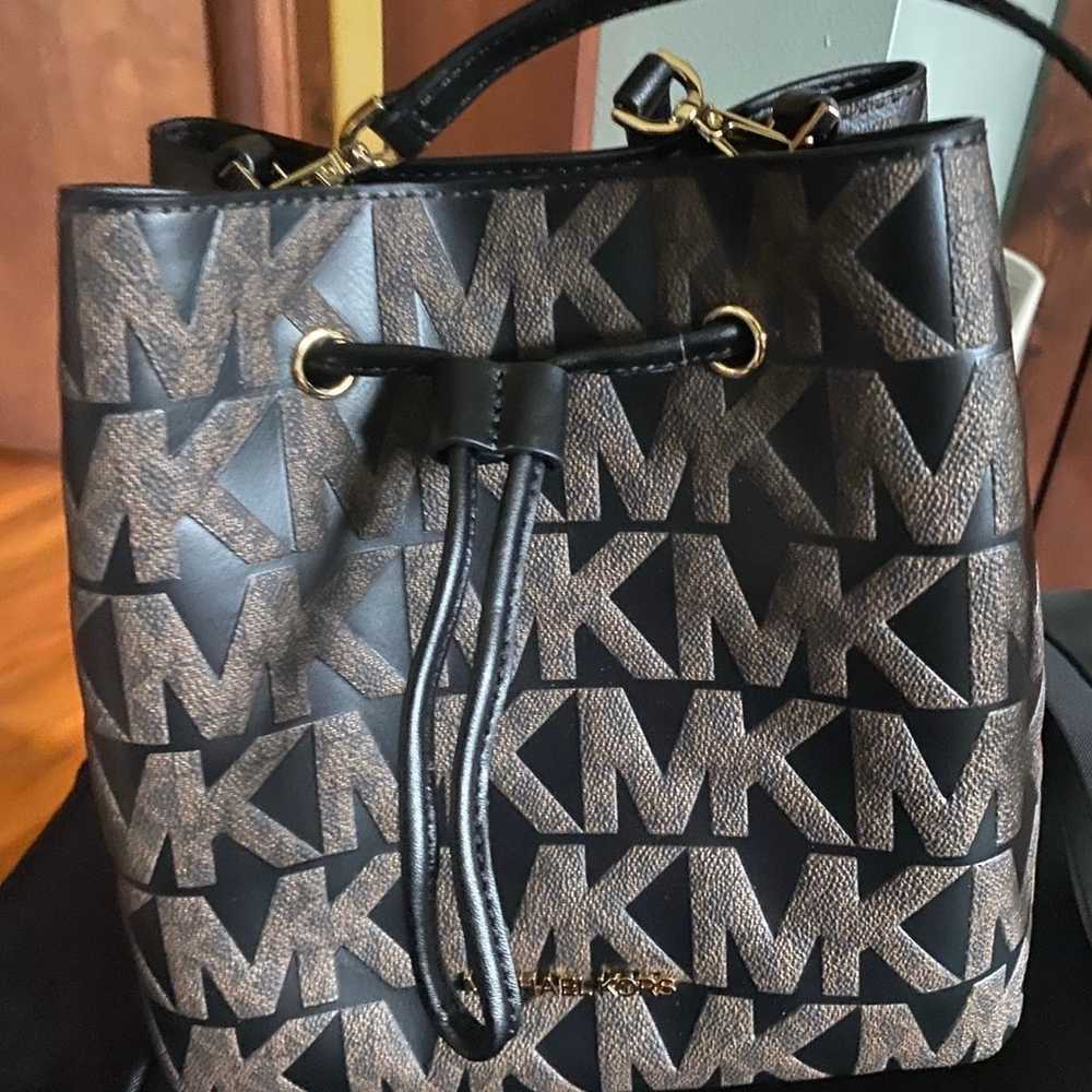 Michael Kors Suri Small Bucket Bag NWOT - image 1