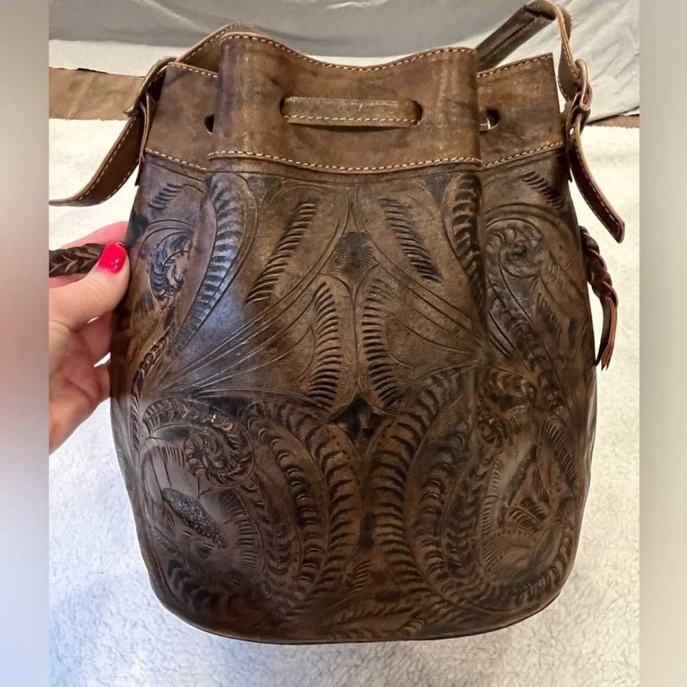 Leaders in Leather Brown Tooled Leather Bucket Ba… - image 3