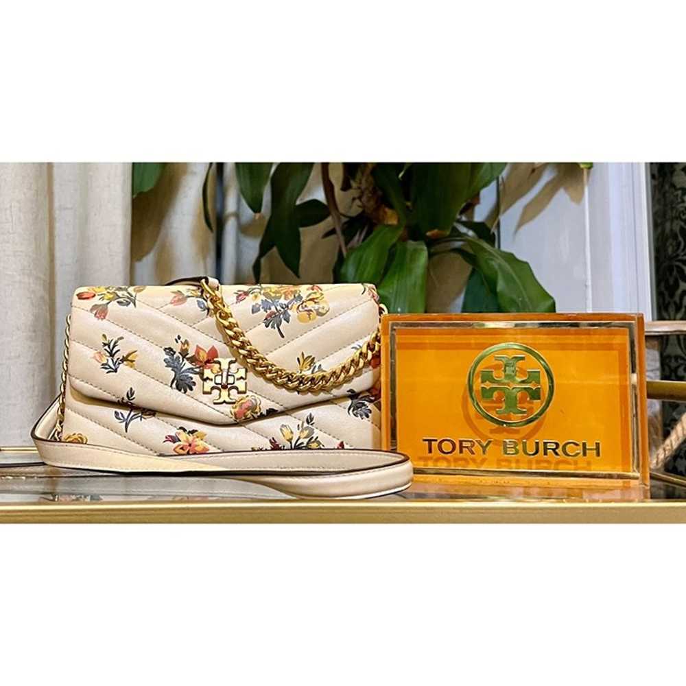 ♦️♦️ AUTHENTIC TORY BURCH CREAM AND FLORAL KIRA H… - image 1