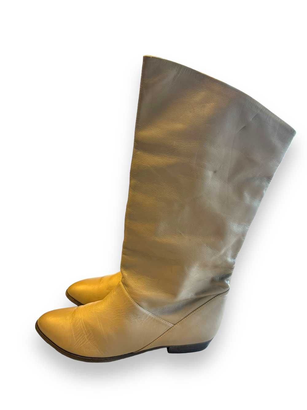 1980s Flat Beige Leather Boots - image 1