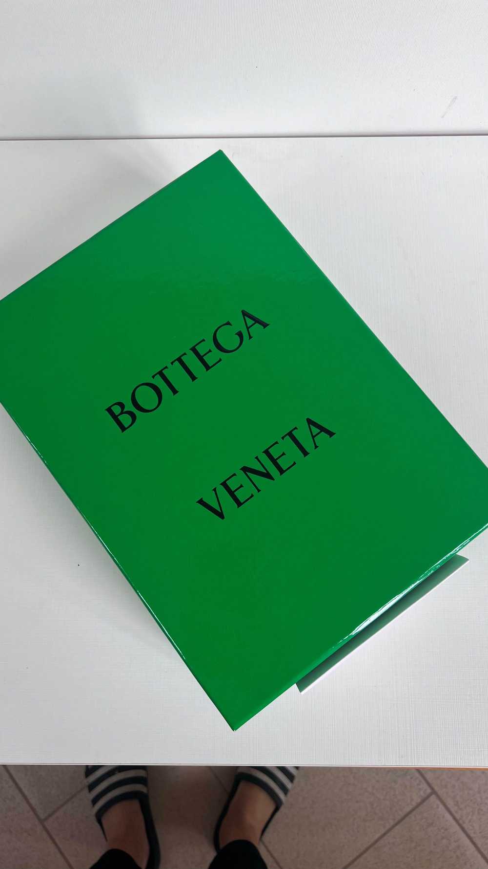 Product Details Bottega Veneta Gold Leather Line … - image 7