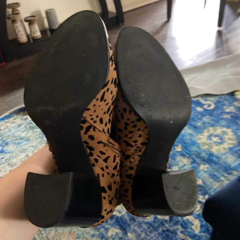 Women’s size 7 1/2 half leopard print boots - image 5