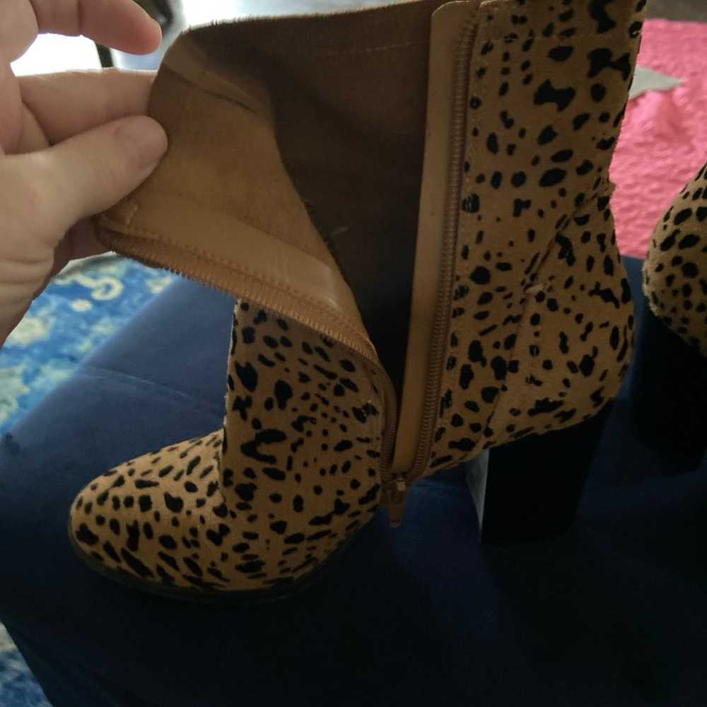 Women’s size 7 1/2 half leopard print boots - image 6