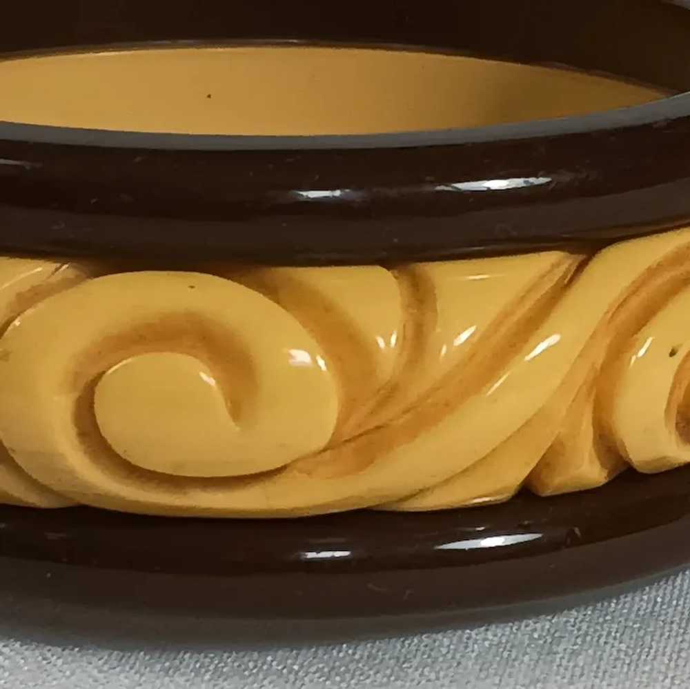 Layered carved Bakelite bangle butterscotch choco… - image 2