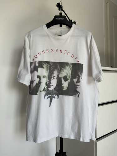 Band Tees × Rock T Shirt × Vintage Vintage 1990 Q… - image 1