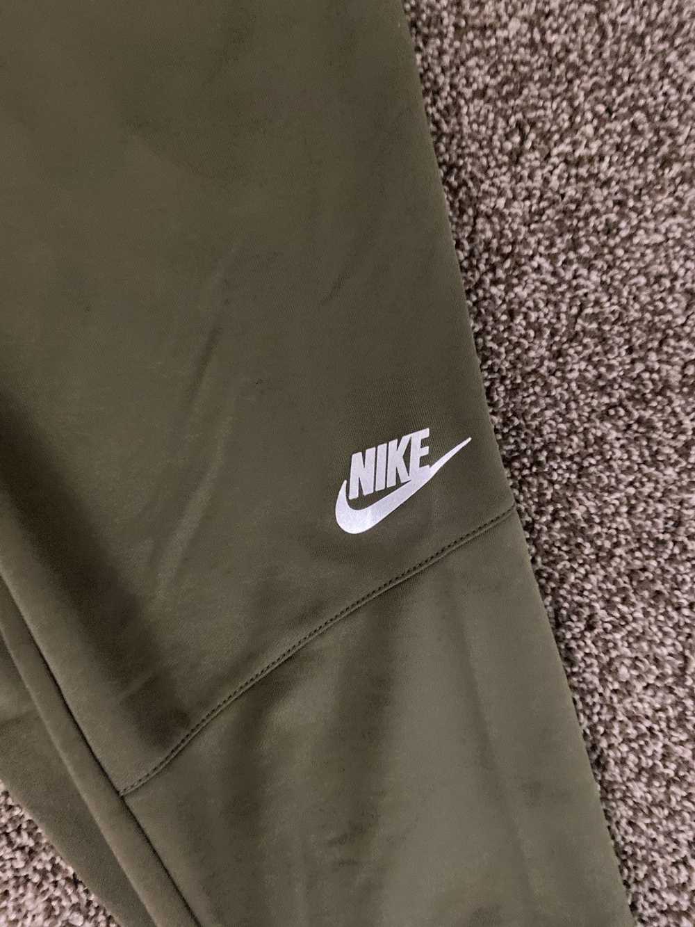 Nike Green Nike sweatpants - image 2