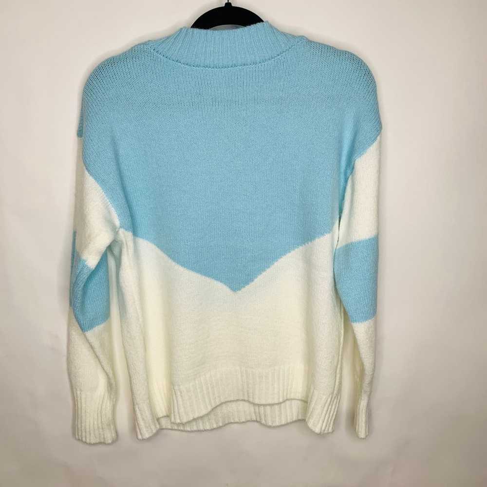 Vintage Baby Blue White V Neck Sweater?80s ? Medi… - image 2