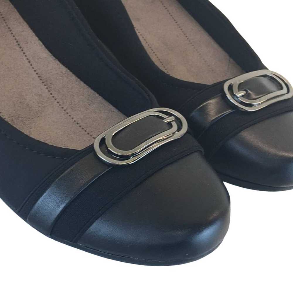 Baretraps Black Slip-on Loafer Women's Size 8M - image 11