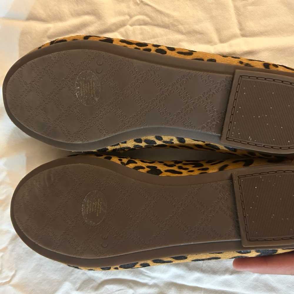 Vionic Minna Flat in Leopard Calf Leather size 7. - image 4