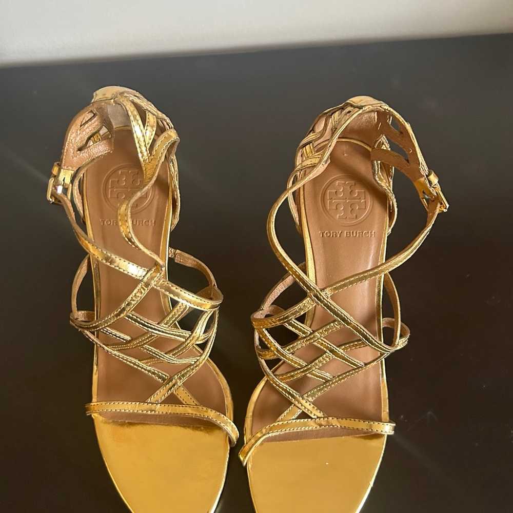 Tory Burch Amalie Metallic Cage Sandal in Gold si… - image 10