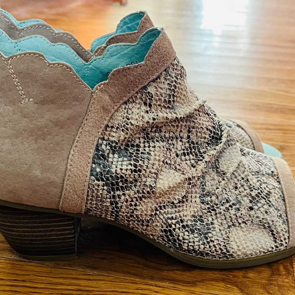 L’artiste Spring Step “Sharpei” Booties, size 42/… - image 2